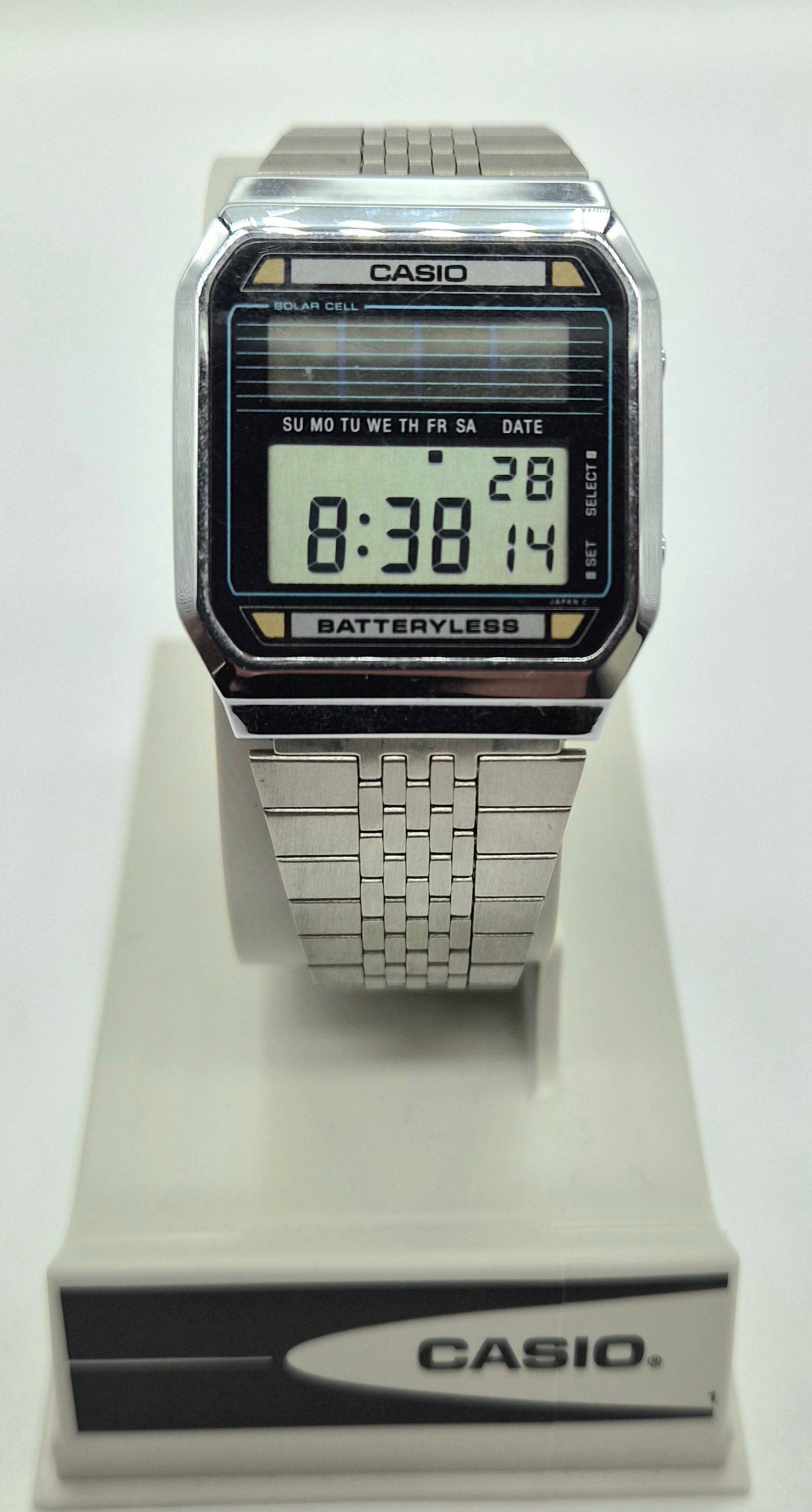Vintage Casio BB-800 solar batteryless digital watch