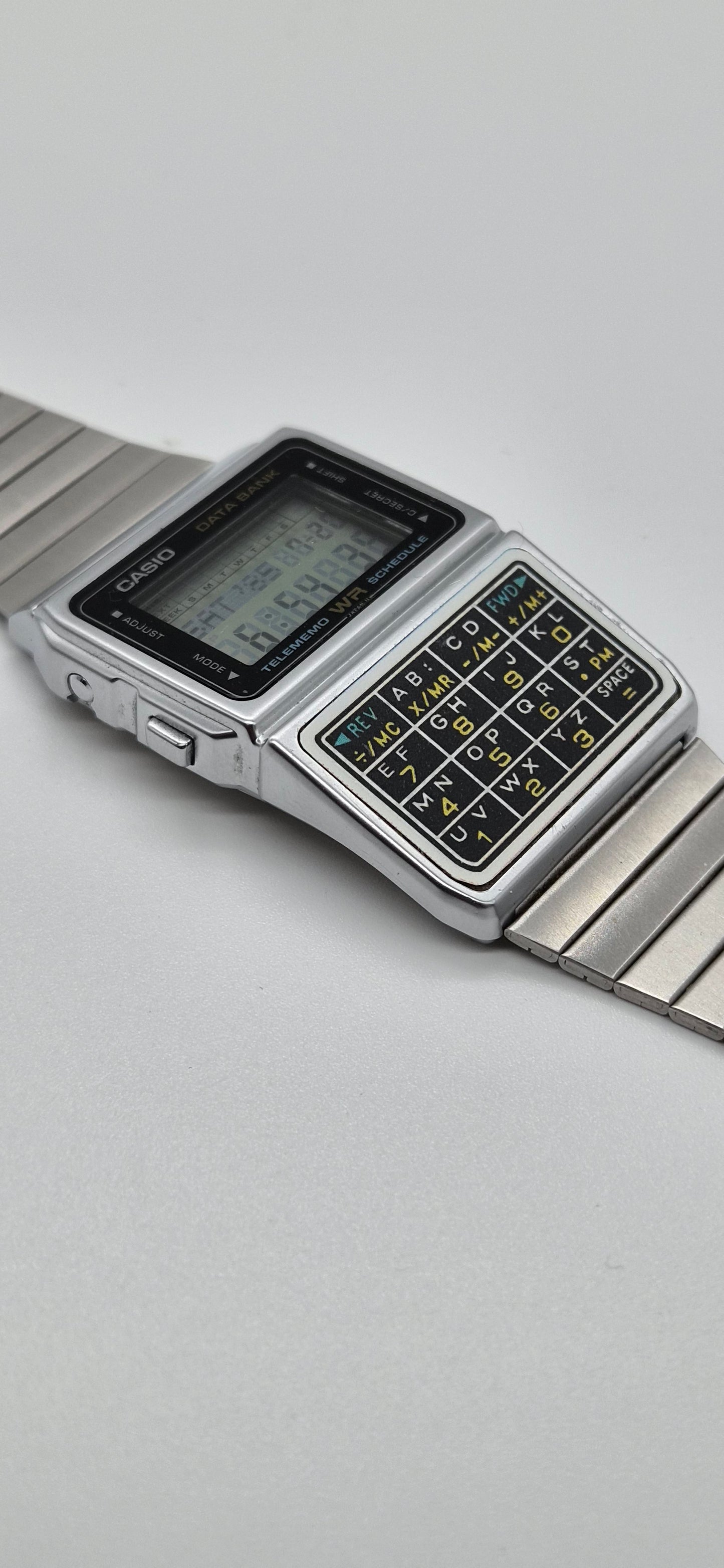 Casio DBC-610 Databank Calculator Watch Made in 1988